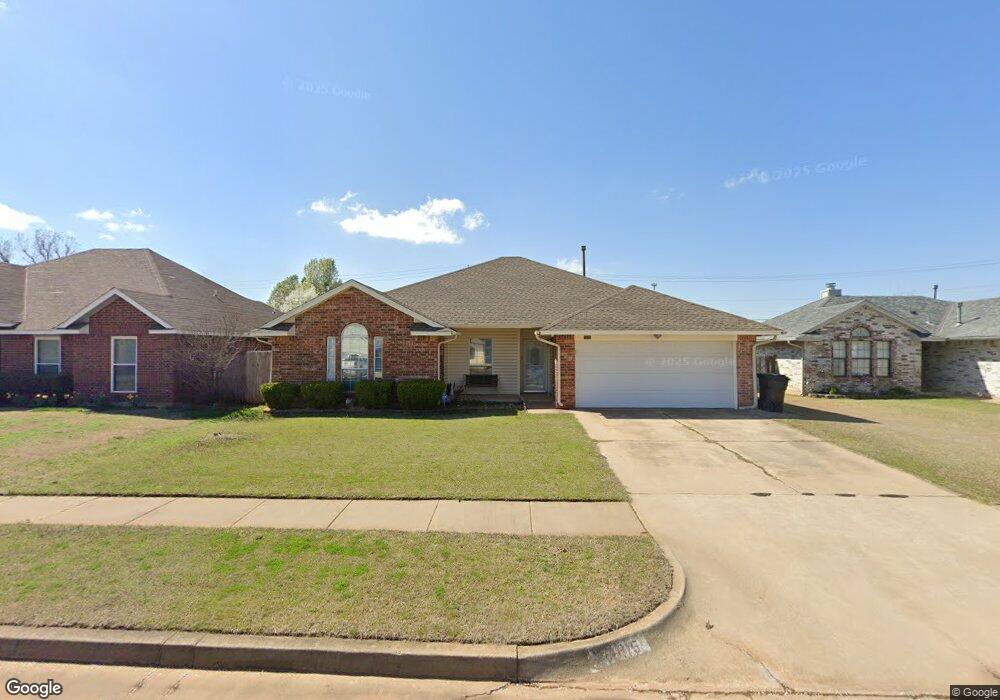 1005 N Avery Dr, Moore, OK 73160 - photo 1