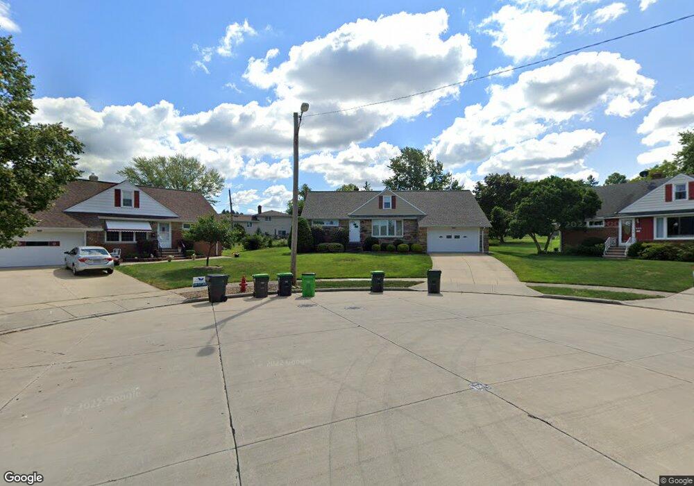 30436 Club Ct, Wickliffe, OH 44092 - photo 1