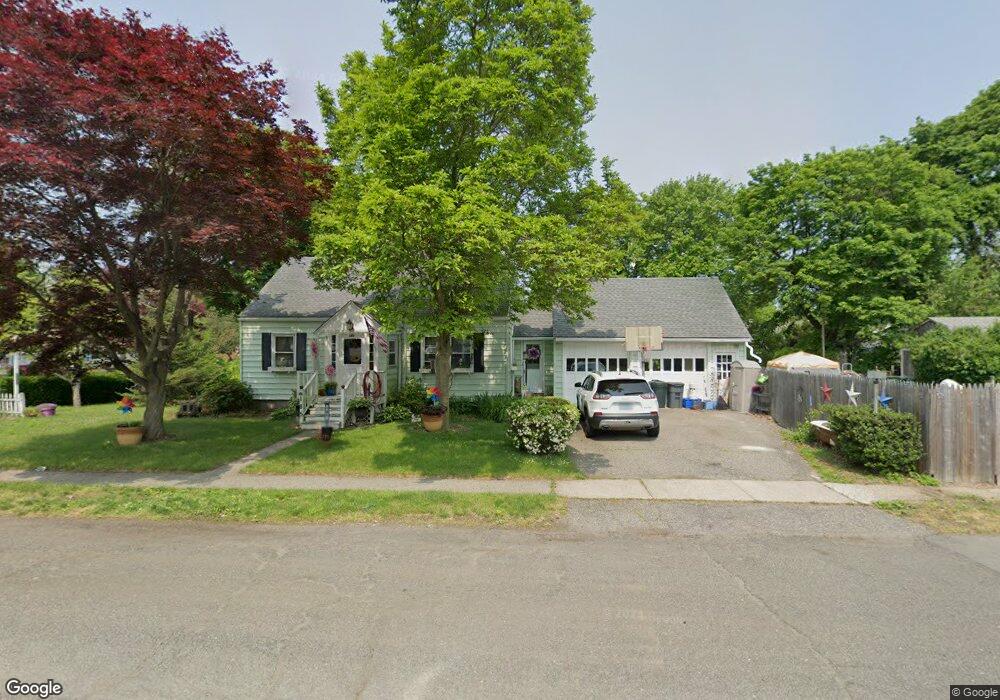 185 Greystone Rd, Bridgeport, CT 06610 - photo 1