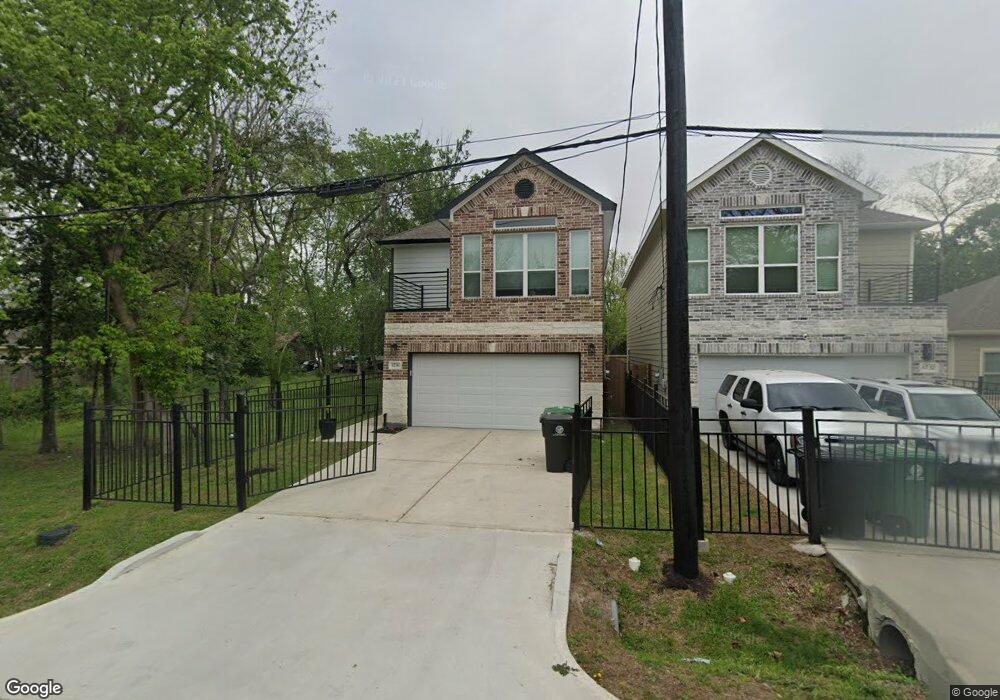 6736 Utah St, Houston, TX 77091 - photo 1