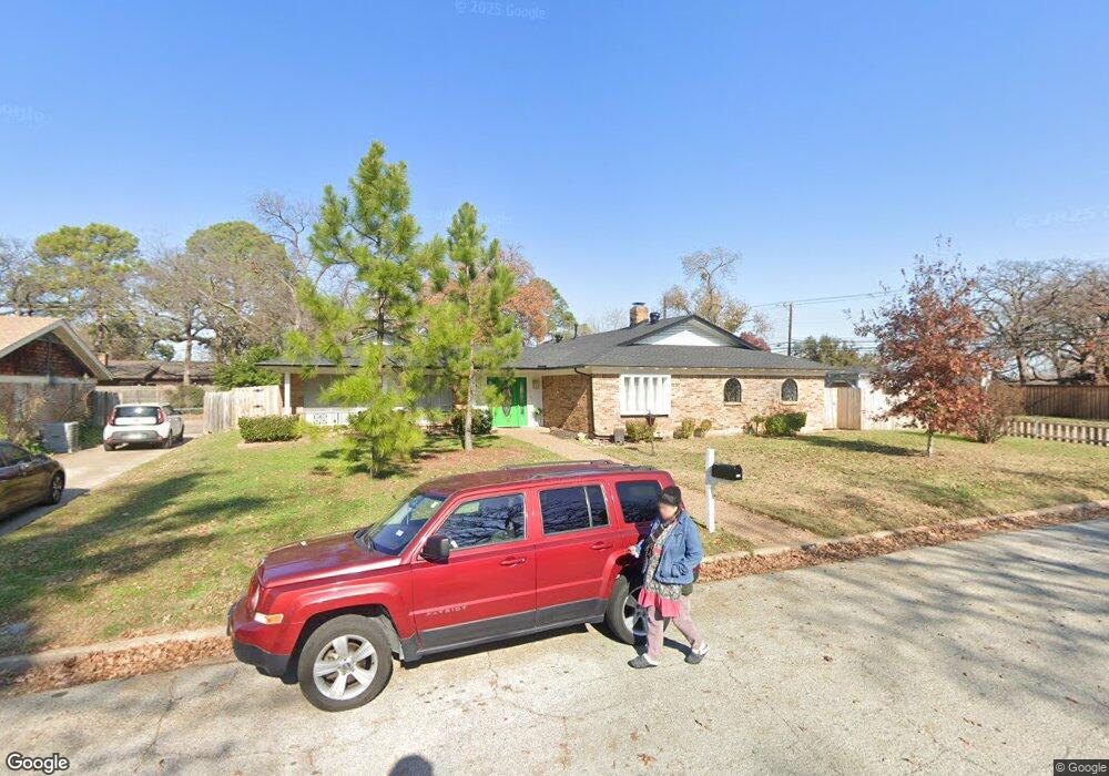 800 Donna Dr, Hurst, TX 76053 - photo 1