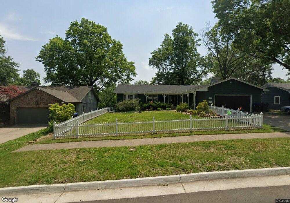 1615 SW 28th St, Topeka, KS 66611 - photo 1