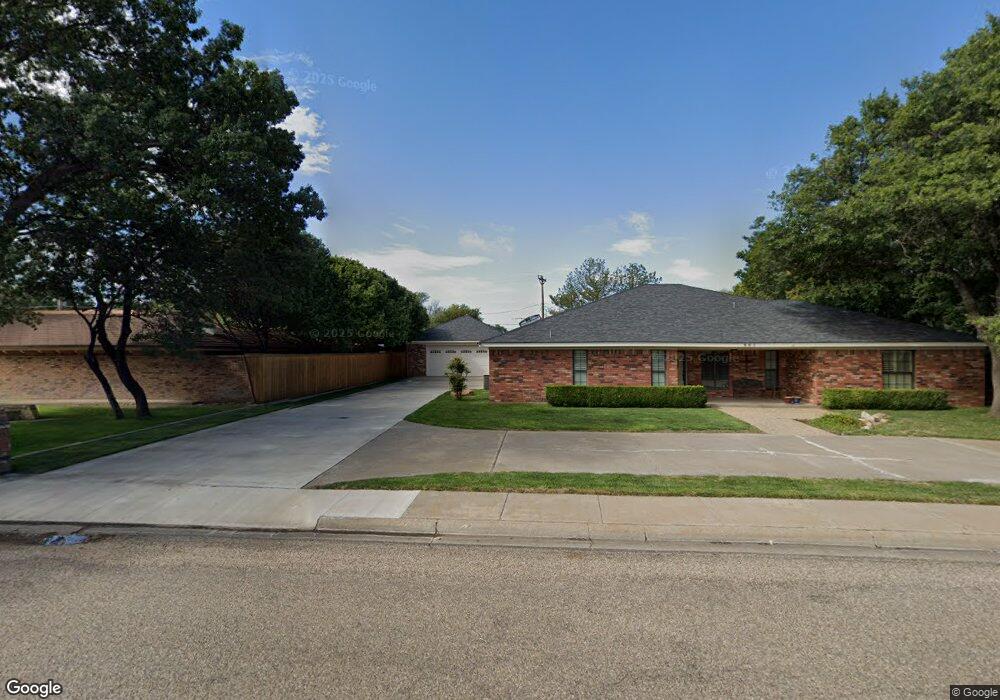 221 Carson Ave, Dumas, TX 79029 - photo 1