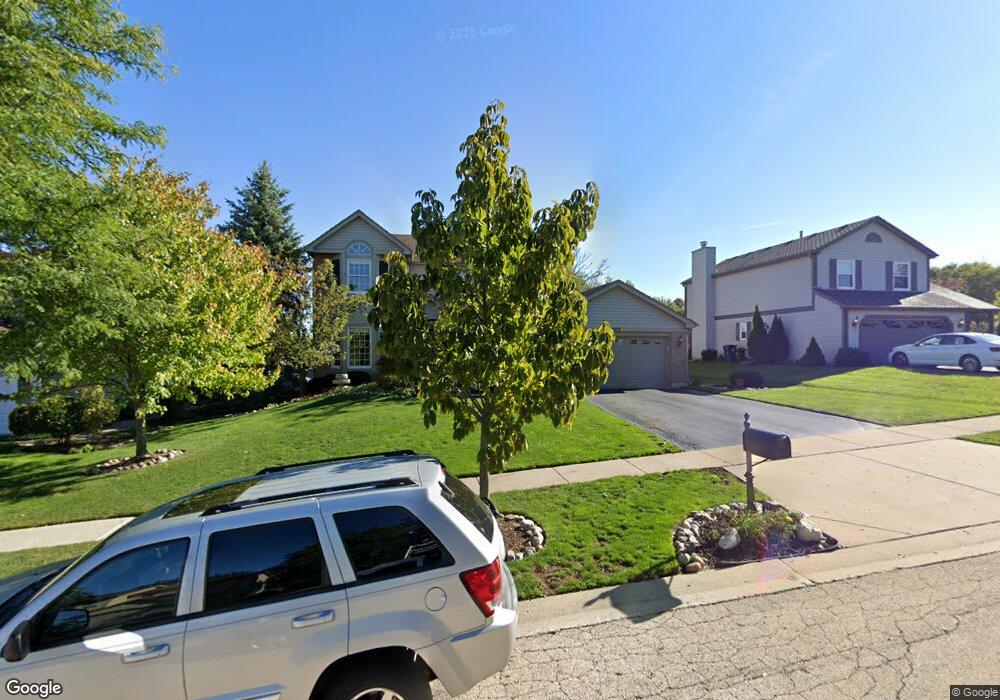 589 Flora Dr, Algonquin, IL 60102 - photo 1