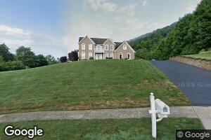 21 Fairway Dr, West Pittston, PA 18643