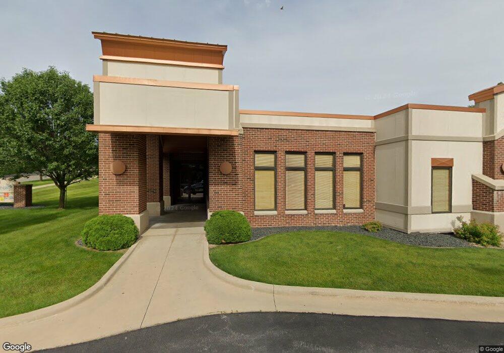 4207 Glass Rd NE, Cedar Rapids, IA 52402 - photo 1