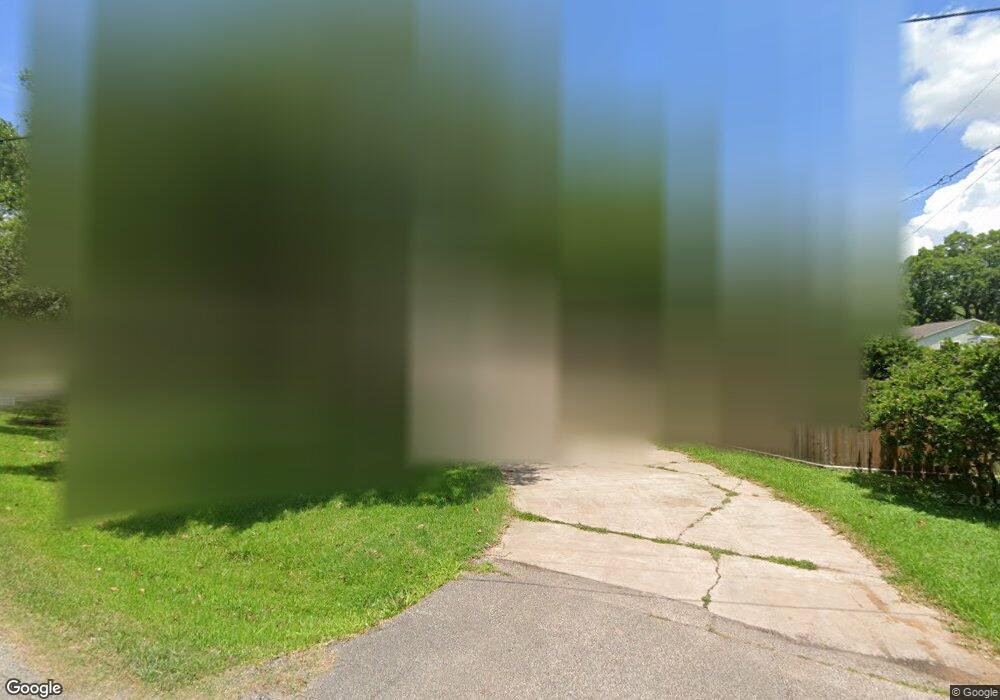 102 Lakeview Dr, Alvin, TX 77511 - photo 1