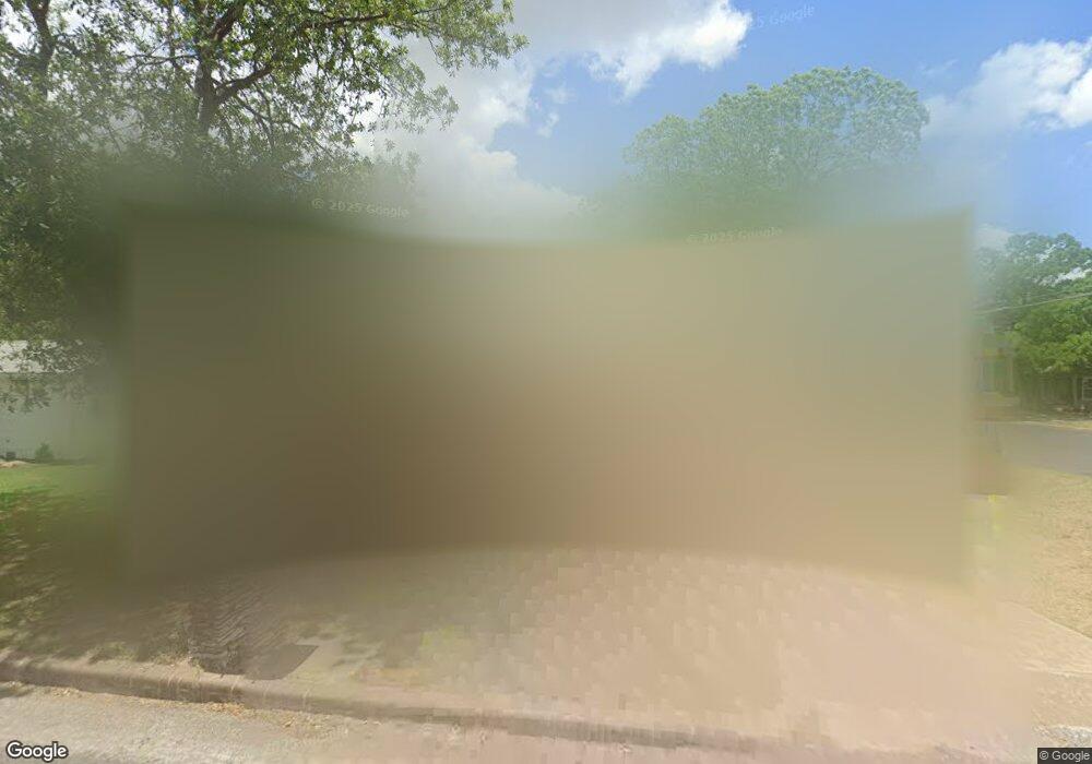 113 W Mulberry St, Fredericksburg, TX 78624 - photo 1