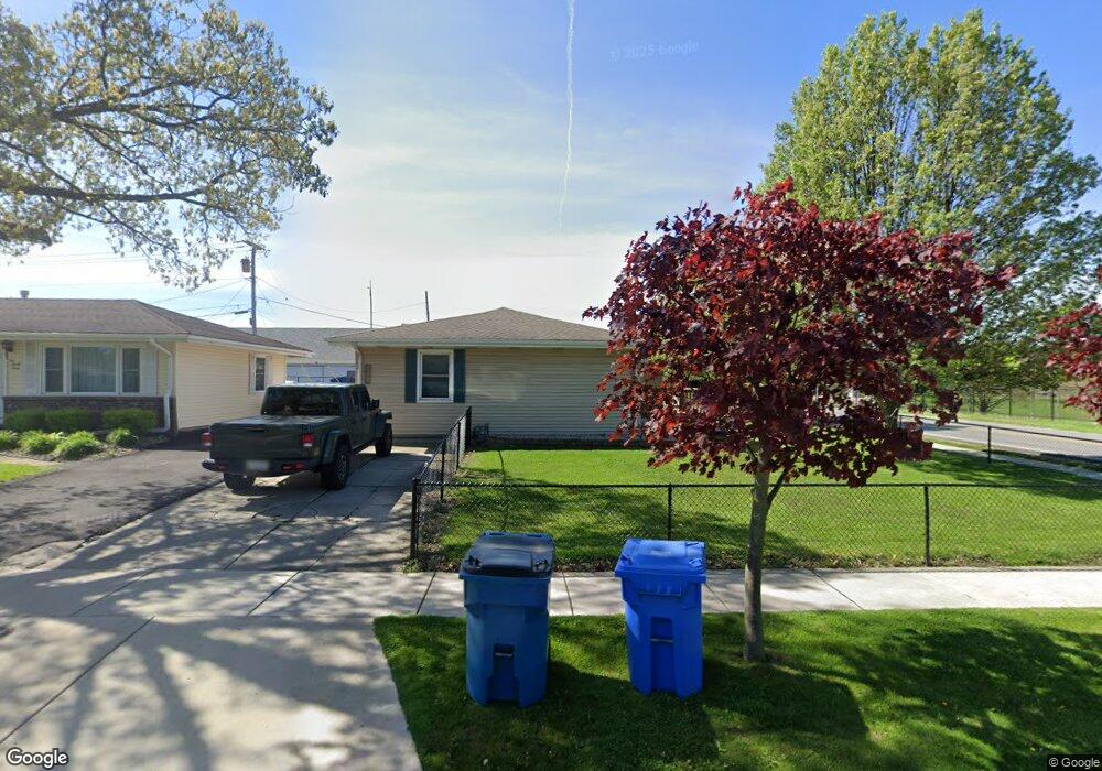 247 Crestview Ln, Crown Point, IN 46307 - photo 1