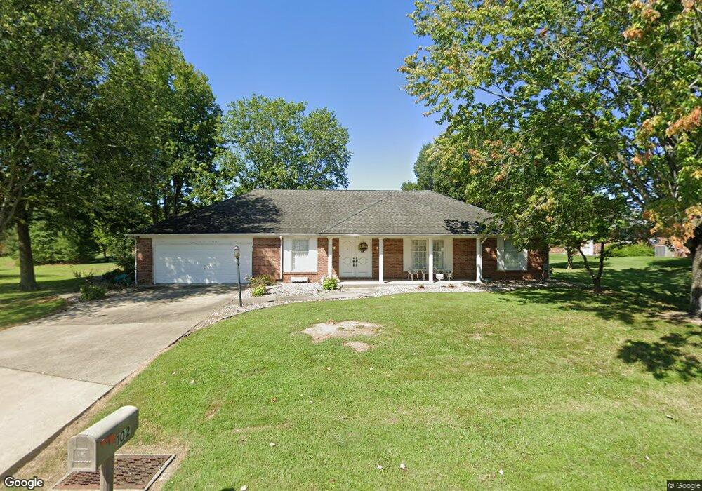 102 Cherokee Dr, Harrisburg, IL 62946 - photo 1