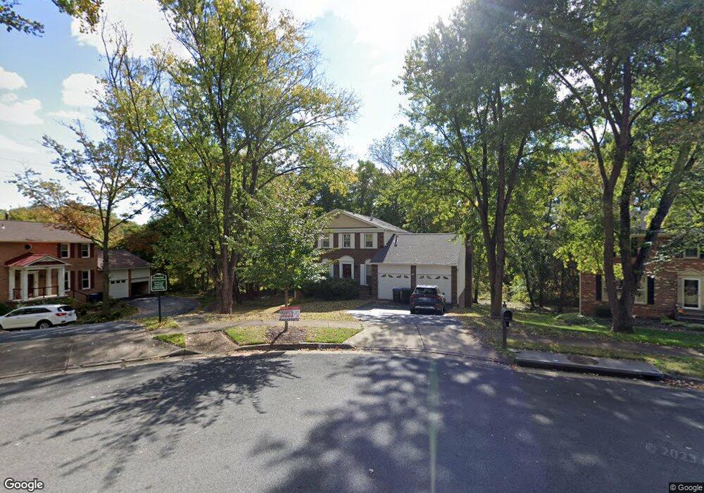 1357 Snow Meadow Ln, McLean, VA 22102 - photo 1