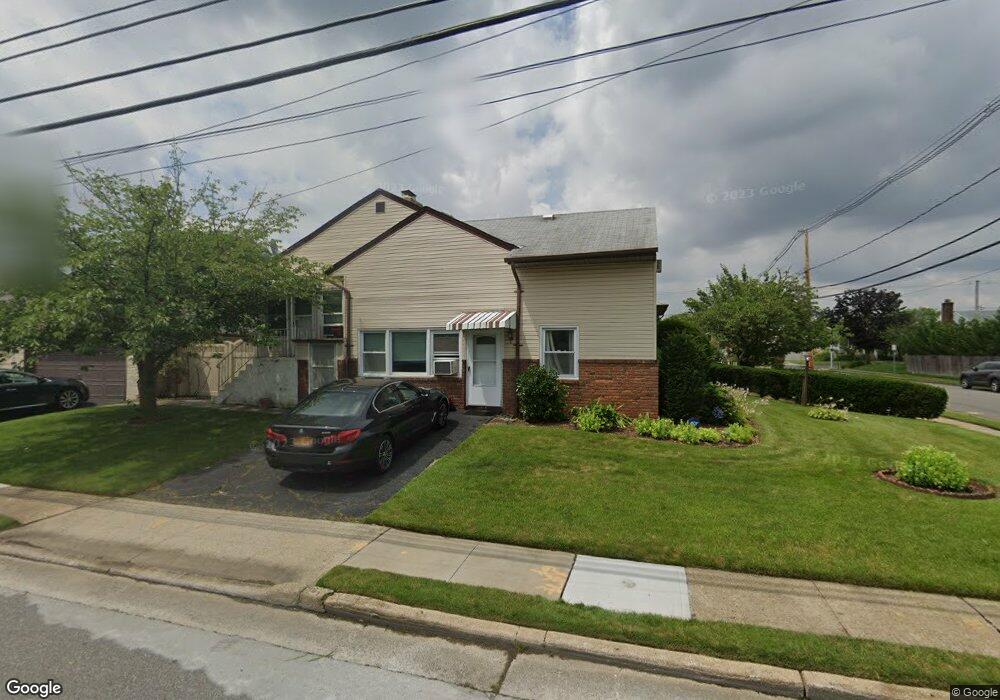 91 Cedar St, Freeport, NY 11520 - photo 1