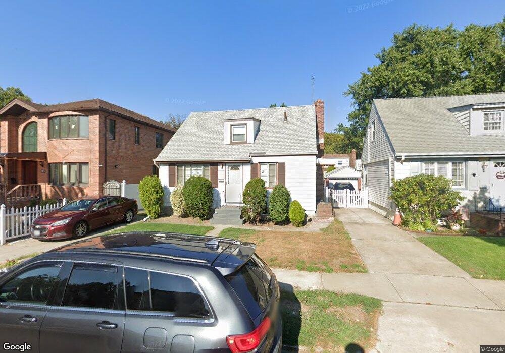 4942 166th St, Fresh Meadows, NY 11365 - photo 1