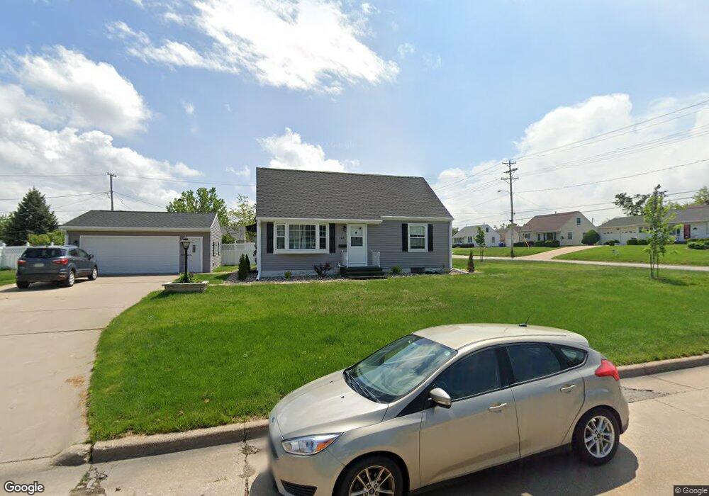 2221 Haven Ct SW, Cedar Rapids, IA 52404 - photo 1