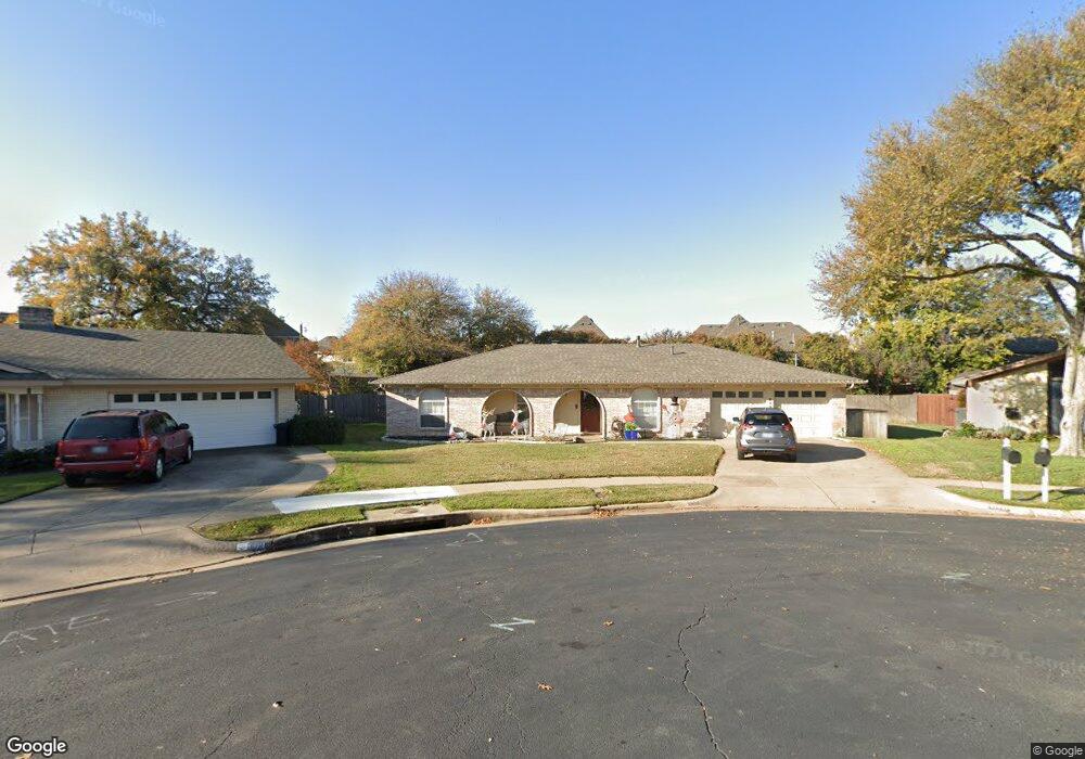 613 Womack Ct, Hurst, TX 76054 - photo 1