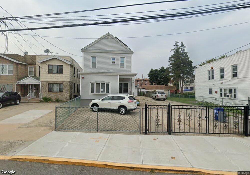 9105 197th St, Hollis, NY 11423 - photo 1