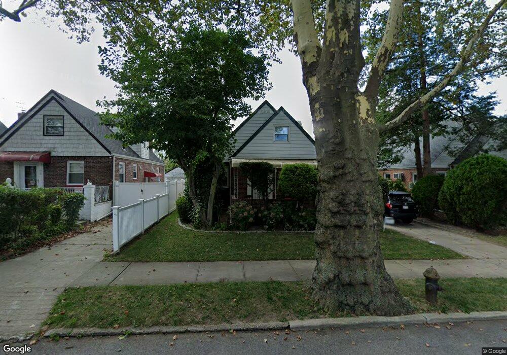 7714 171st St, Fresh Meadows, NY 11366 - photo 1