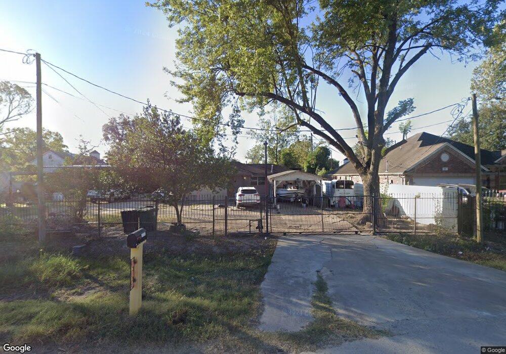 863 Enterprise St, Houston, TX 77088 - photo 1