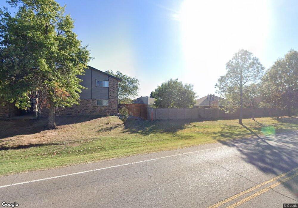 1916 Ridge Crest Dr, Shawnee, OK 74804 - photo 1