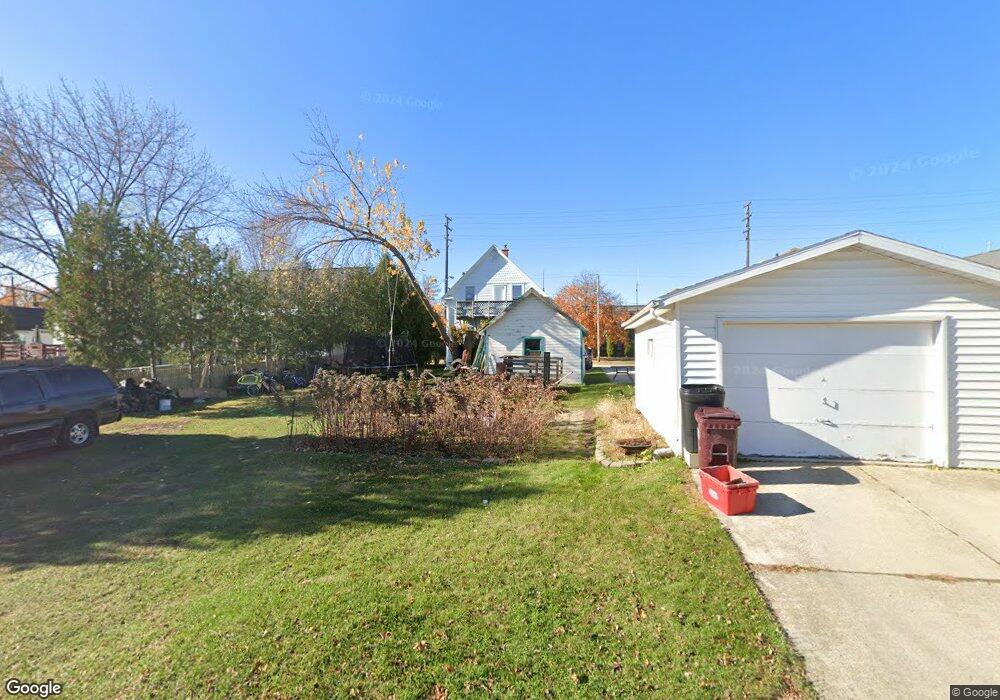 931 N 18th St, Manitowoc, WI 54220 - photo 1