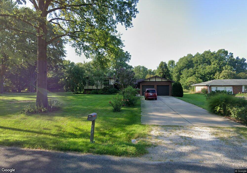 301 Bauer Ln, Maryville, IL 62062 - photo 1