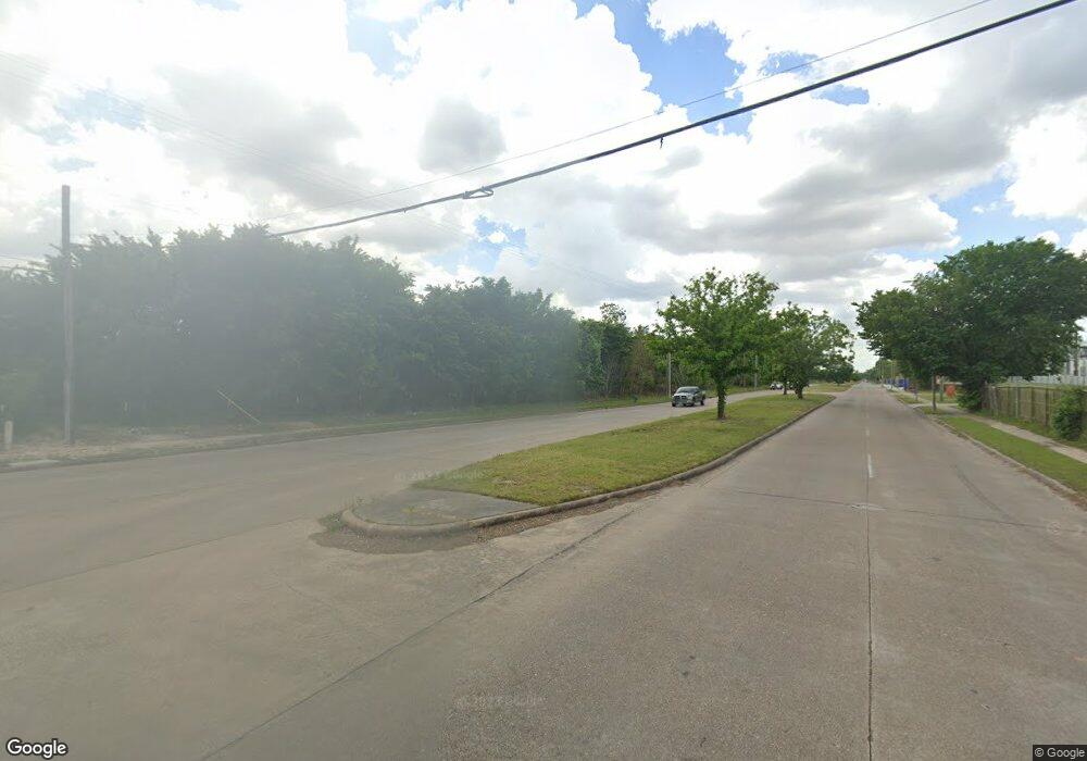 5601 Bersey Ln, Houston, TX 77091 - photo 1