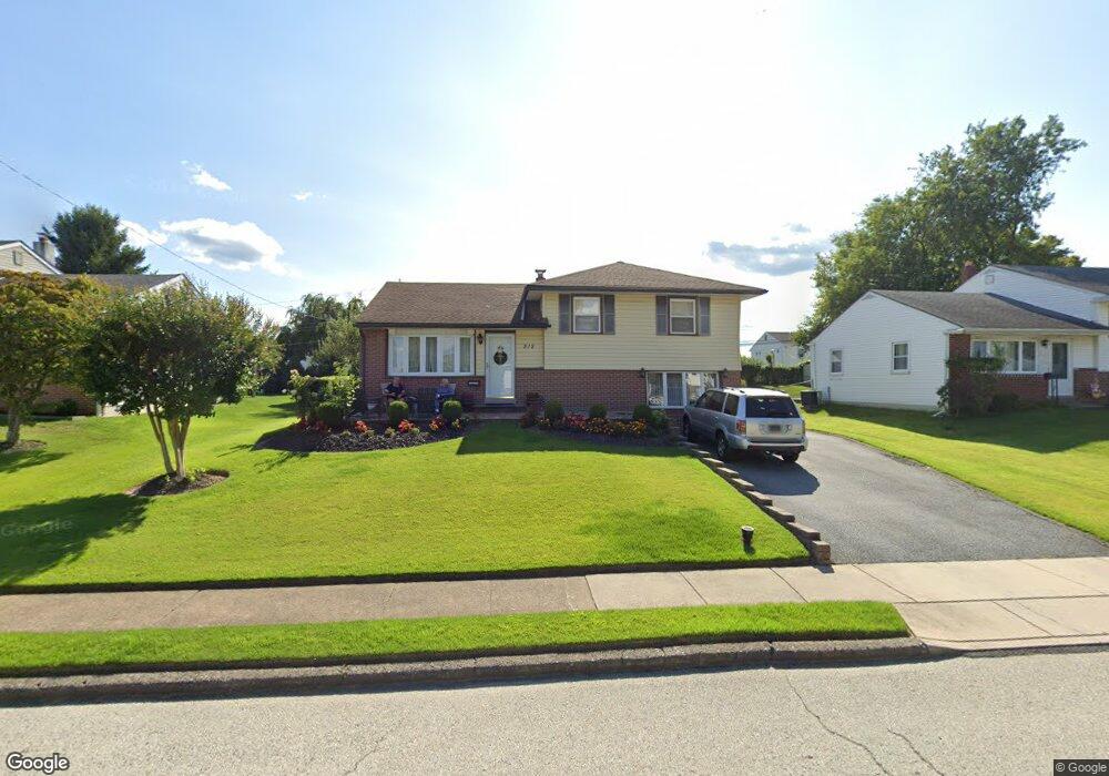 212 Canterbury Dr, Broomall, PA 19008 - photo 1