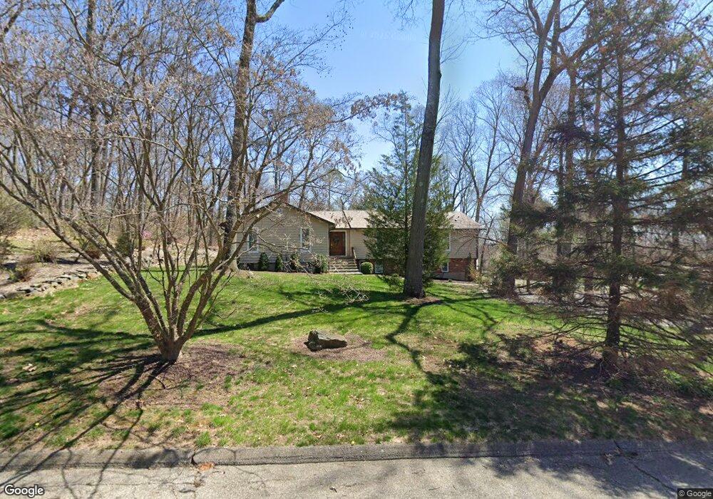 352 Country Ln, Orange, CT 06477 - photo 1