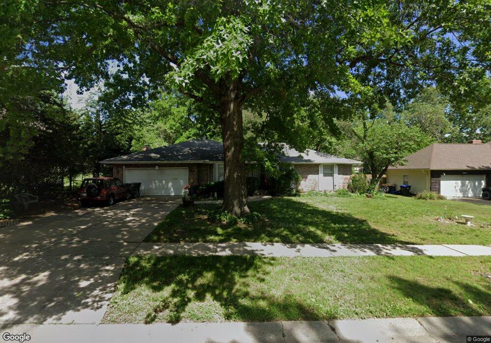 3226 SW MacVicar Ct, Topeka, KS 66611 - photo 1