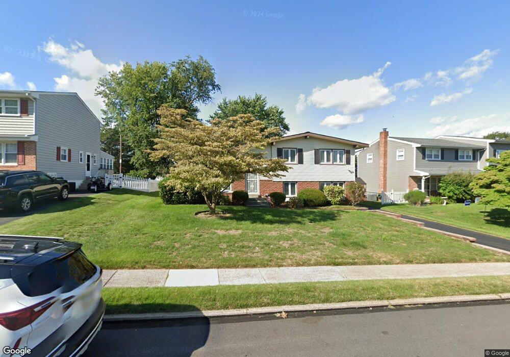 435 Lyndhurst Dr, Broomall, PA 19008 - photo 1