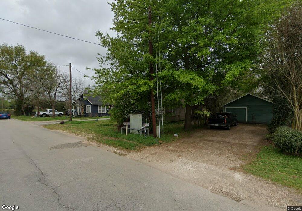302 Carrell St, Tomball, TX 77375 - photo 1