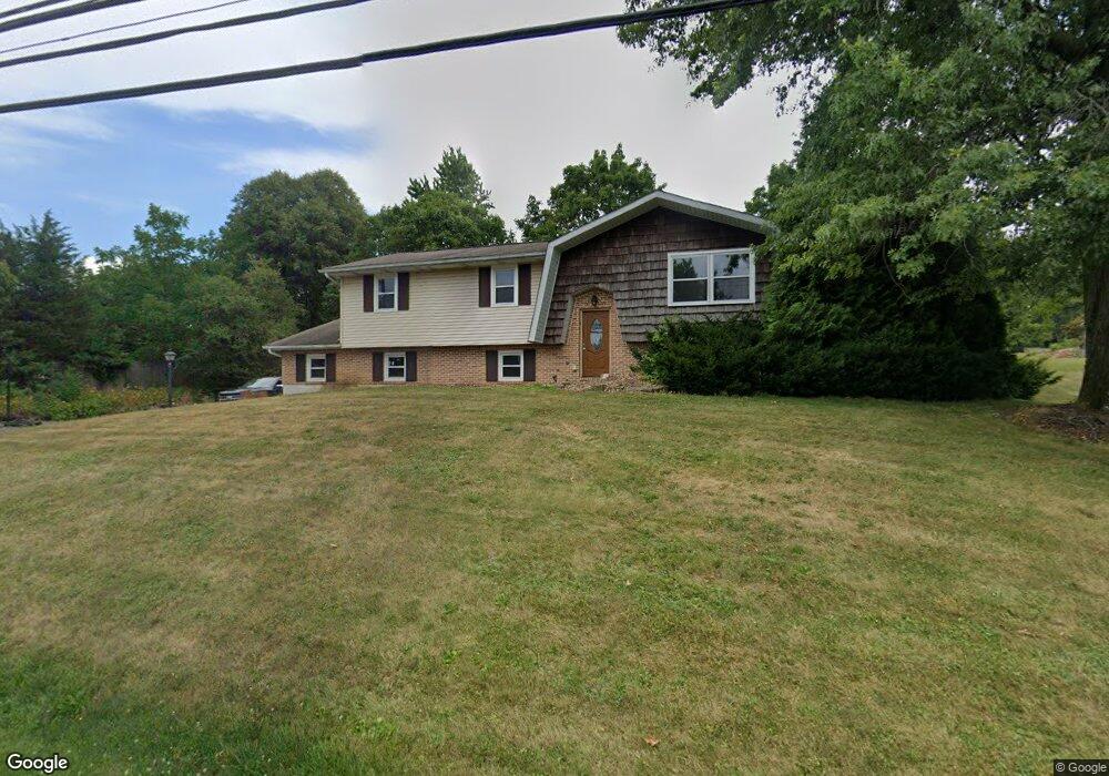 1522 Clearview Rd, Coplay, PA 18037 - photo 1