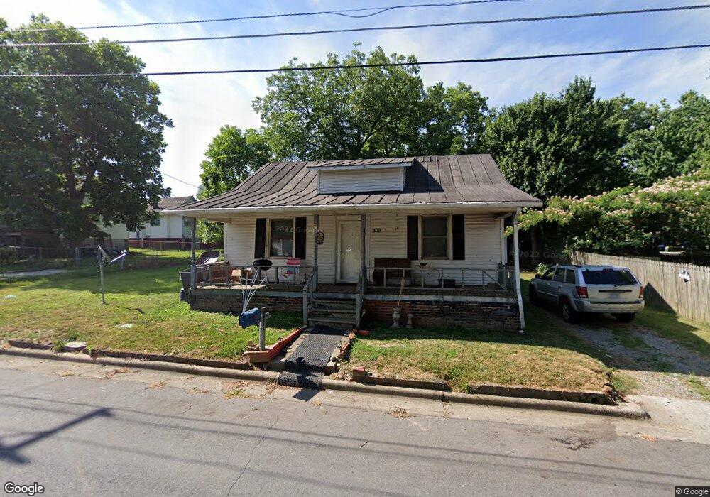 309 Ellington St, Reidsville, NC 27320 - photo 1