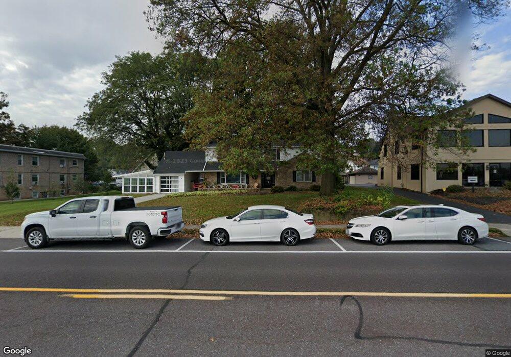 340 N Front St, Lemoyne, PA 17043 - photo 1