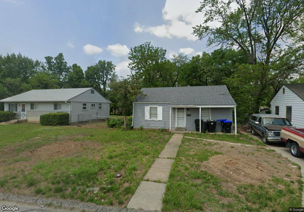 112 SW 27th St, Topeka, KS 66611 - photo 1
