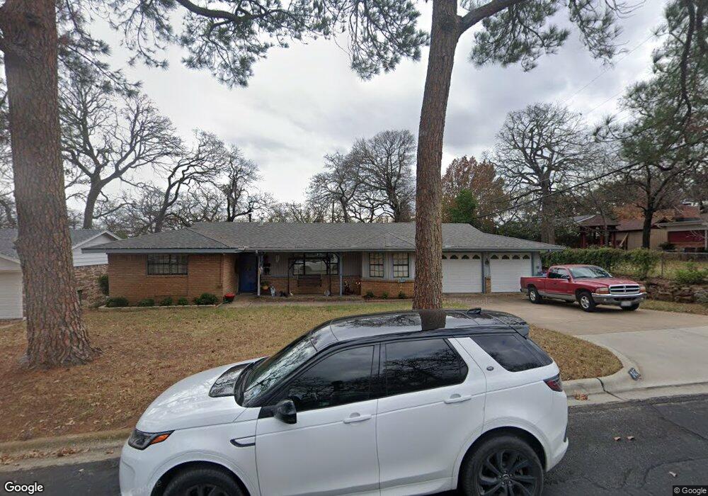 645 Forest Ln, Hurst, TX 76053 - photo 1