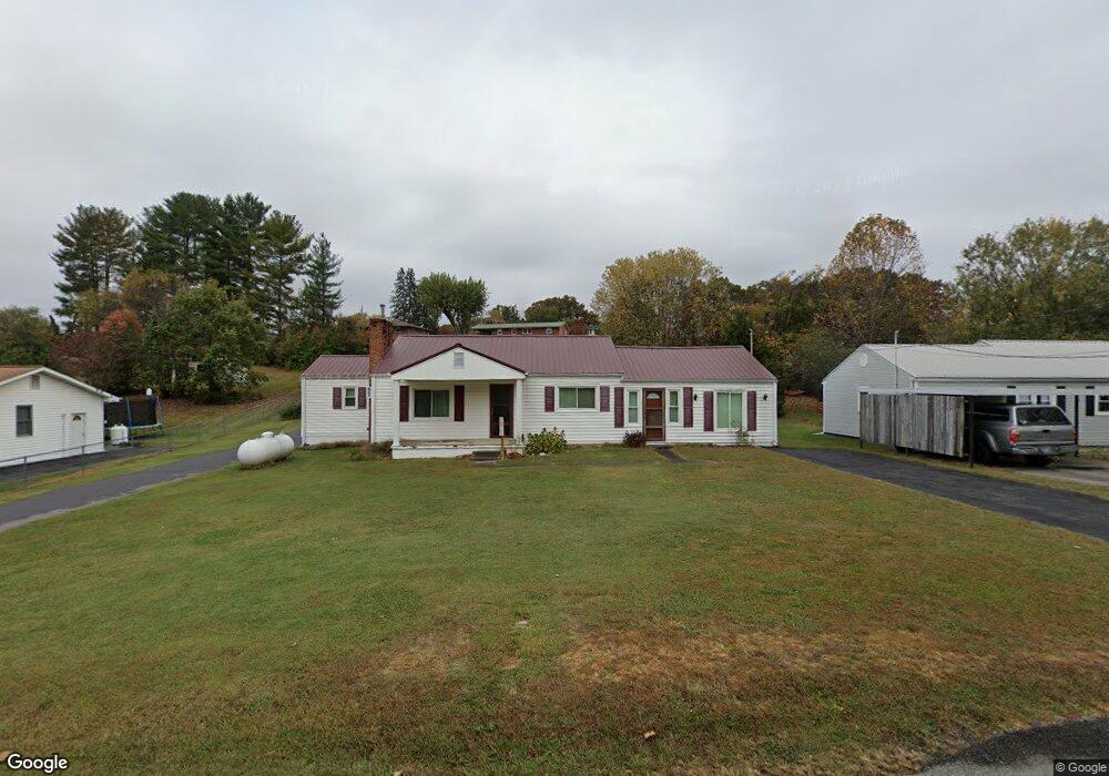 165 Warren St, Fall Branch, TN 37656 - photo 1