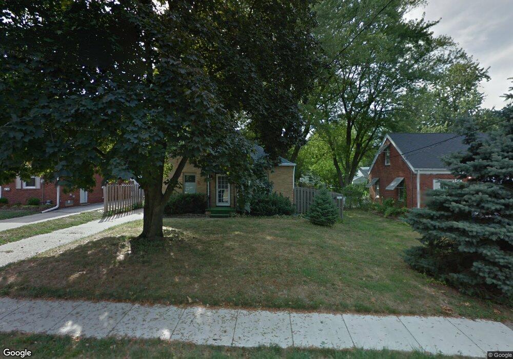 2120 32nd St, Des Moines, IA 50310 - photo 1