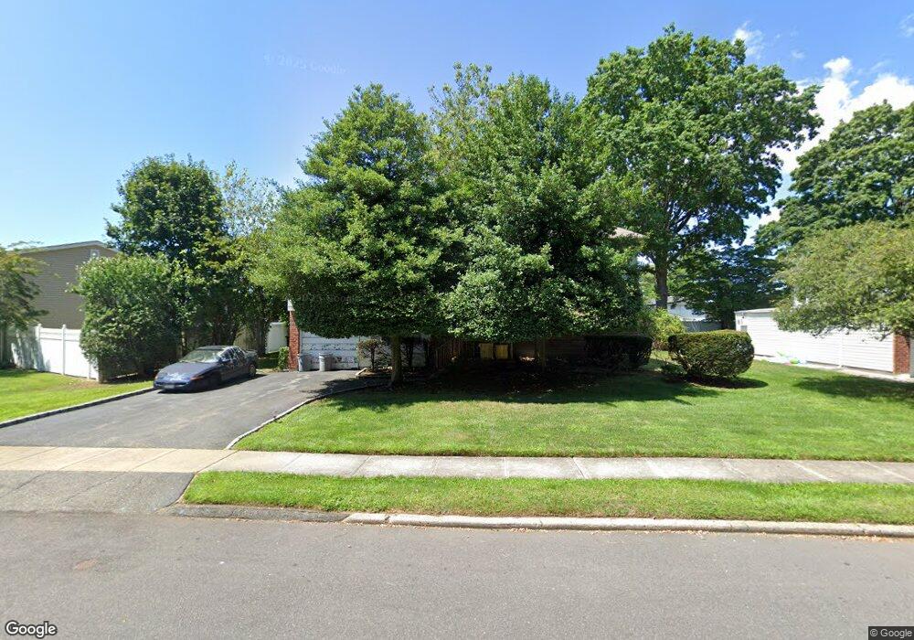 18 Evelyn Dr, Bethpage, NY 11714 - photo 1