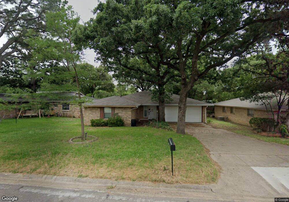 641 Oak Dr, Hurst, TX 76053 - photo 1