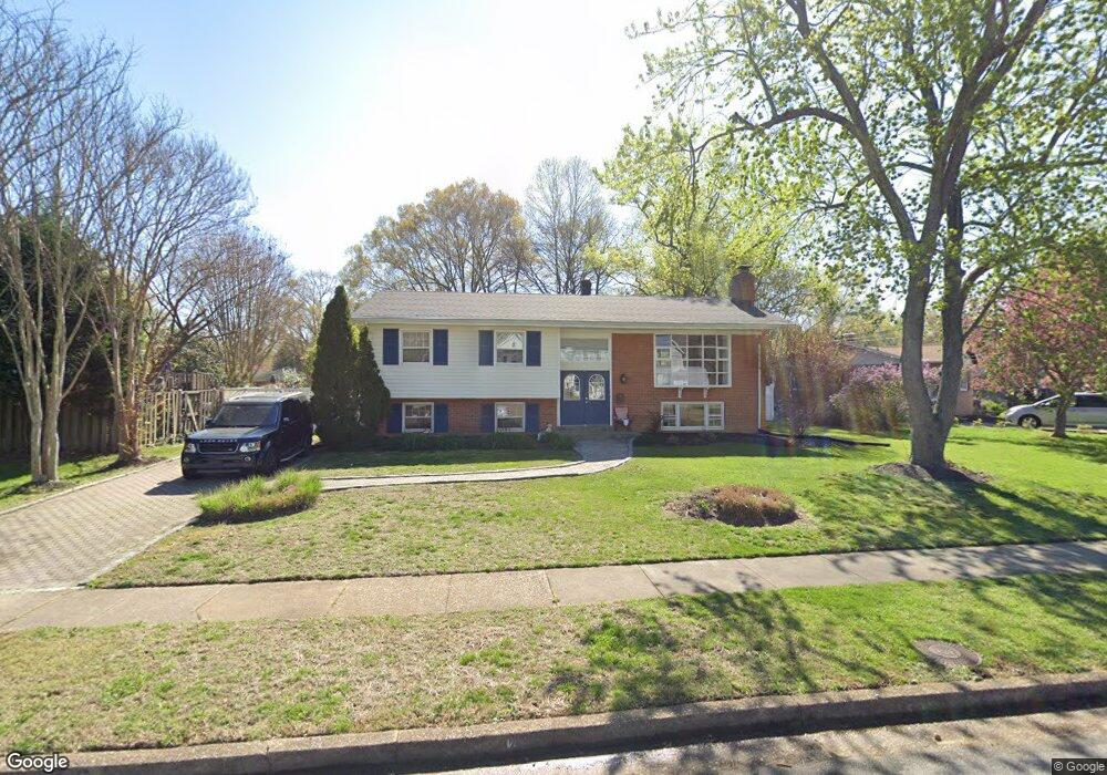 1136 Neal Dr, Alexandria, VA 22308 - photo 1