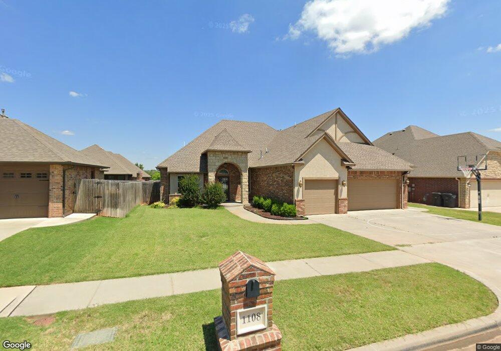 1108 Lindsey Ln, Moore, OK 73160 - photo 1