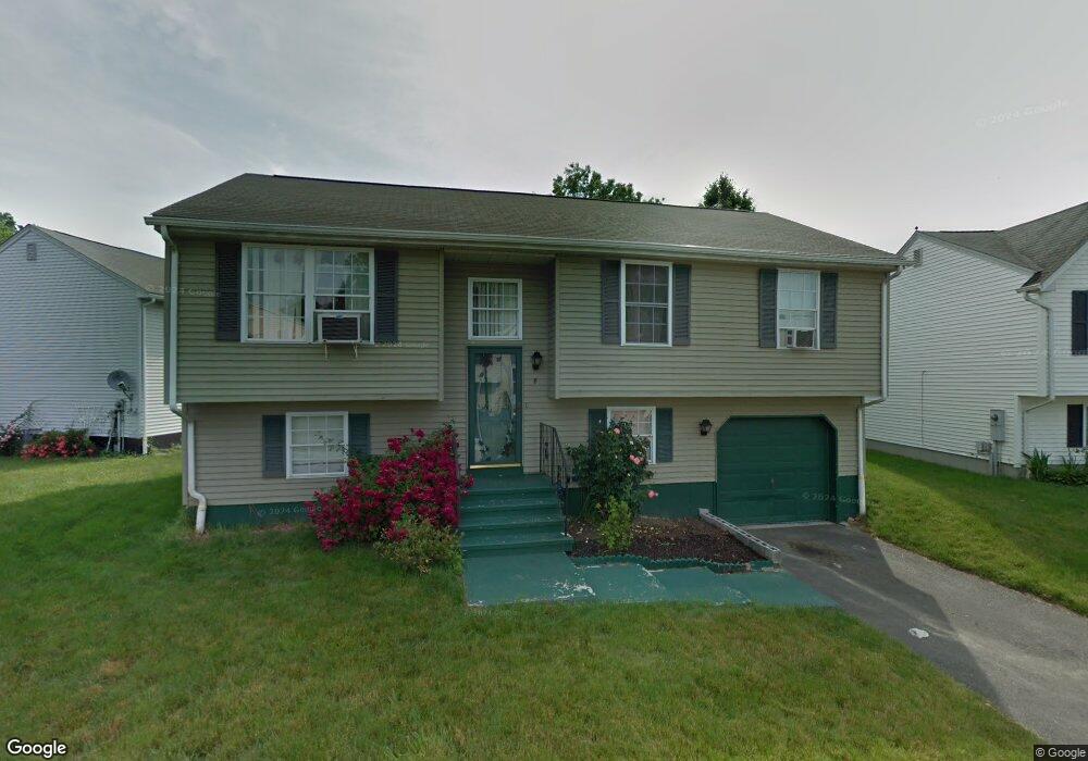 8 Bennett Cir, Hartford, CT 06120 - photo 1