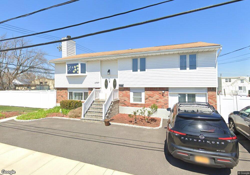2747 Barbara Rd unit Top Fl, Bellmore, NY 11710 - photo 1