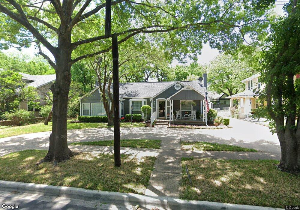 609 N Preston St, Ennis, TX 75119 - photo 1