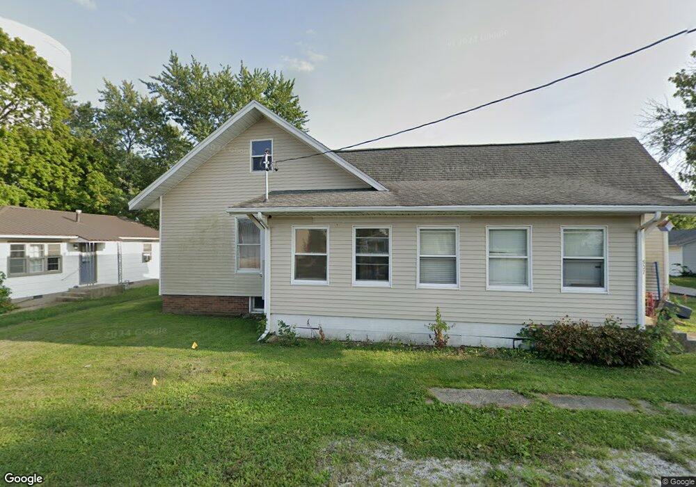 807 E Wilson St, Tuscola, IL 61953 - photo 1