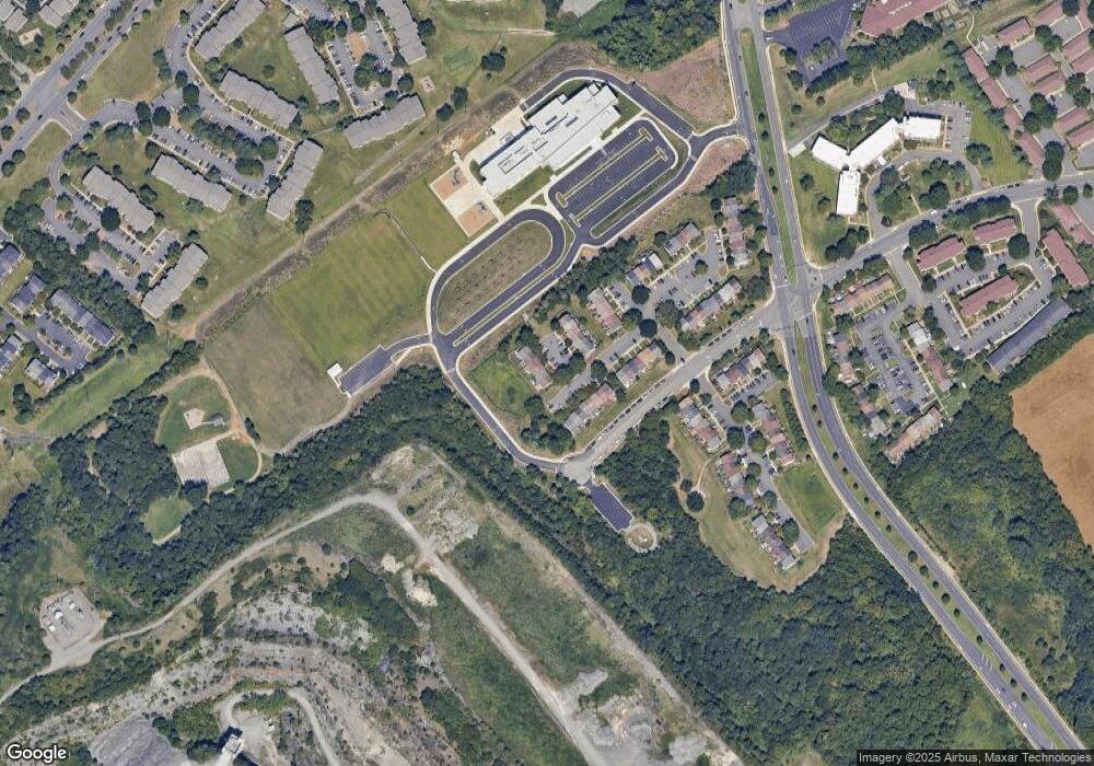 8240 Blue Ridge Ct, Manassas, VA 20109 - photo 1