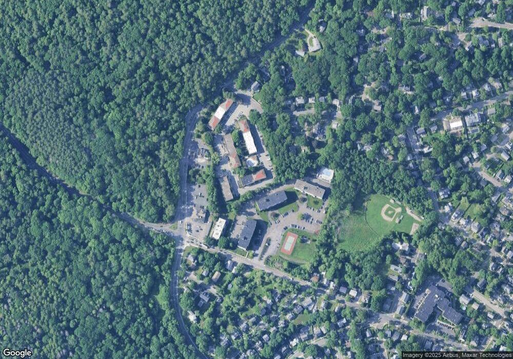 400 Fellsview Terrace unit 403, Stoneham, MA 02180 - photo 1