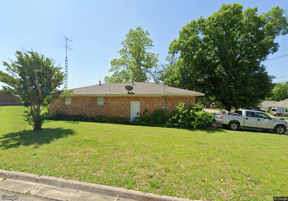 1312 Hillside Dr, Gainesville, TX 76240 - photo 1