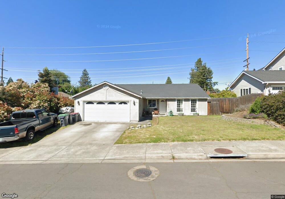 1414 Matthews Place, Medford, OR 97504 - photo 1